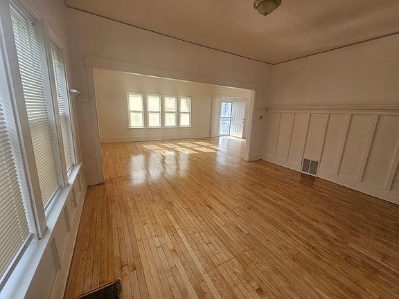 3rd image of 3880 N Port Washington Ave