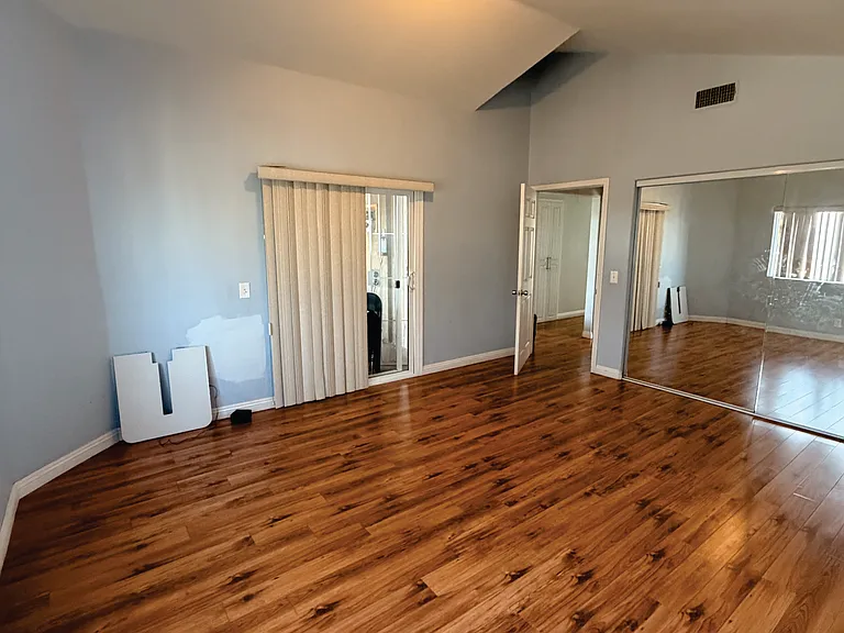 11356 Virginia Ave — Photo 4
