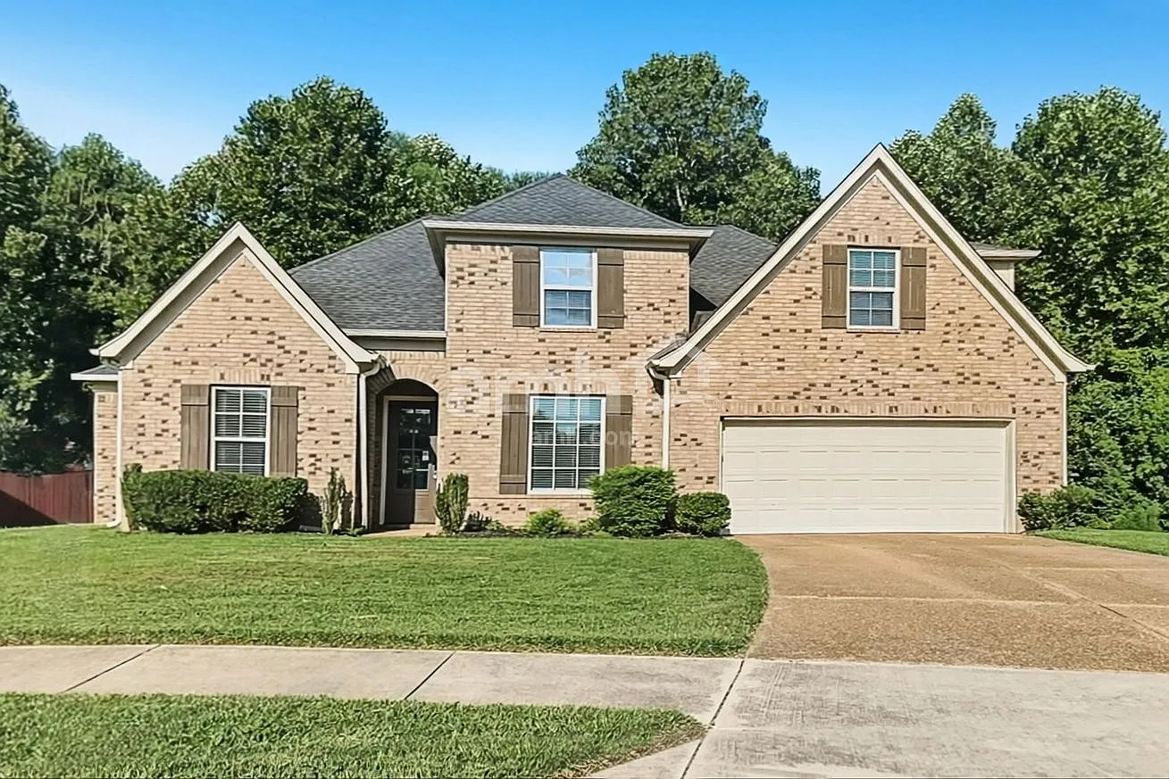 5 bed, 3.0 bath, 2500 sqft, $2,515 — Photo 1