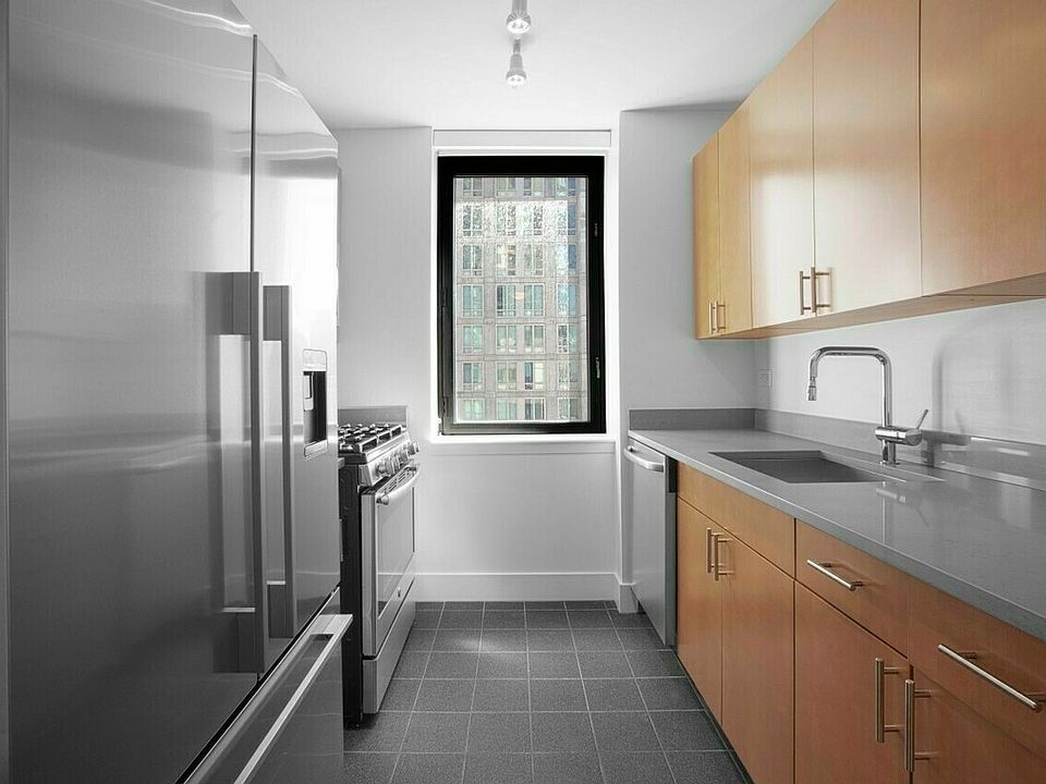 1st image of 420 W 42nd St APT 39B