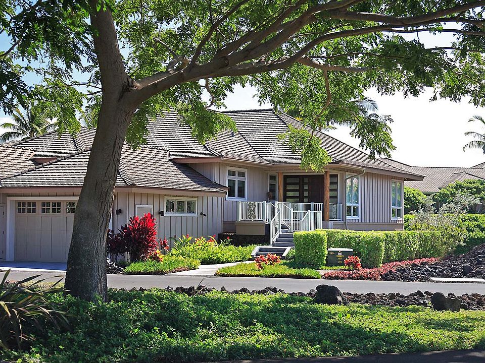 Photo is of model - Some features may not be available