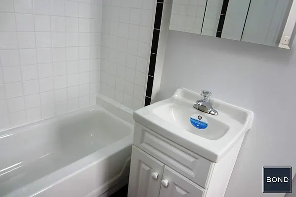 Rented by Bond New York | media 22