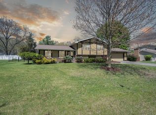 1750 Lochmoor Blvd, Jackson, MI 49201