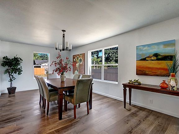 4th image of 14309 108th Avenue Ct E