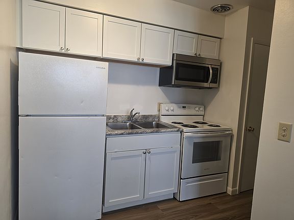 4th image of 1145 S Schuyler Ave #1