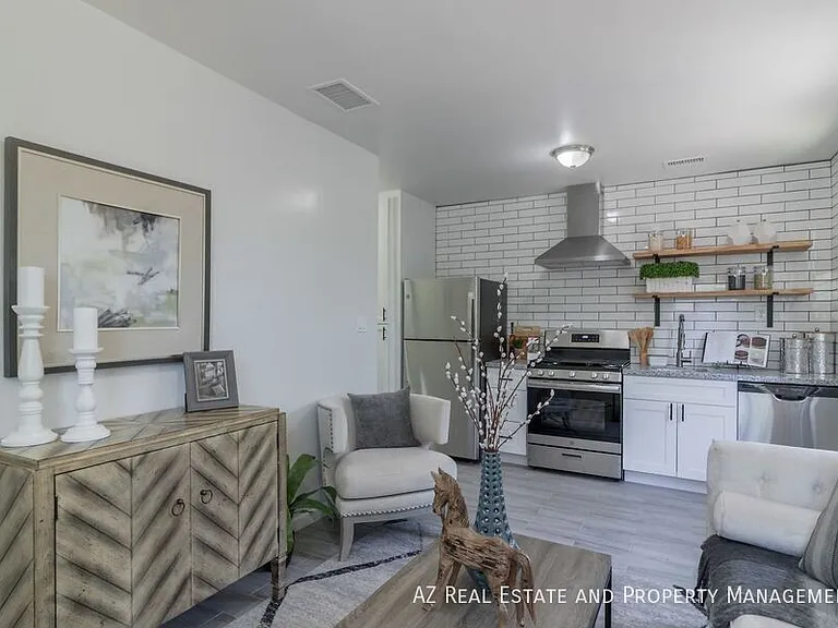 1649 E Oak St #9 — Photo 6