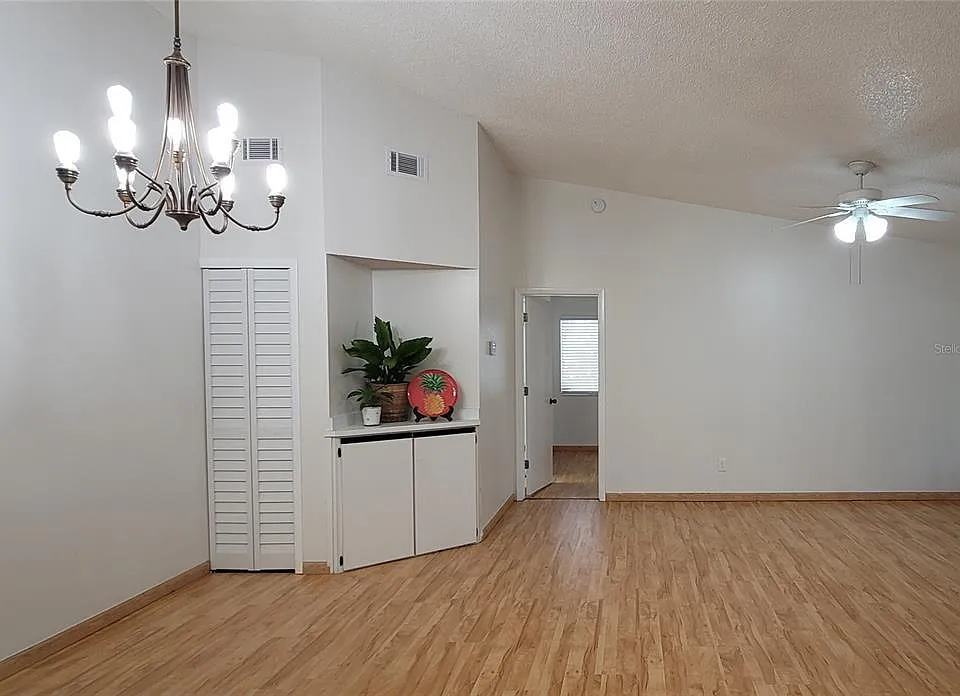 2320 Oak Park Way #204