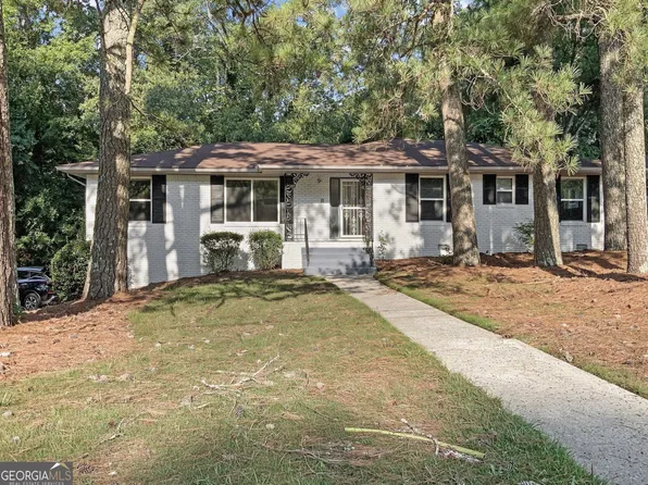 1889 King George Ln SW, Atlanta, GA 30331
