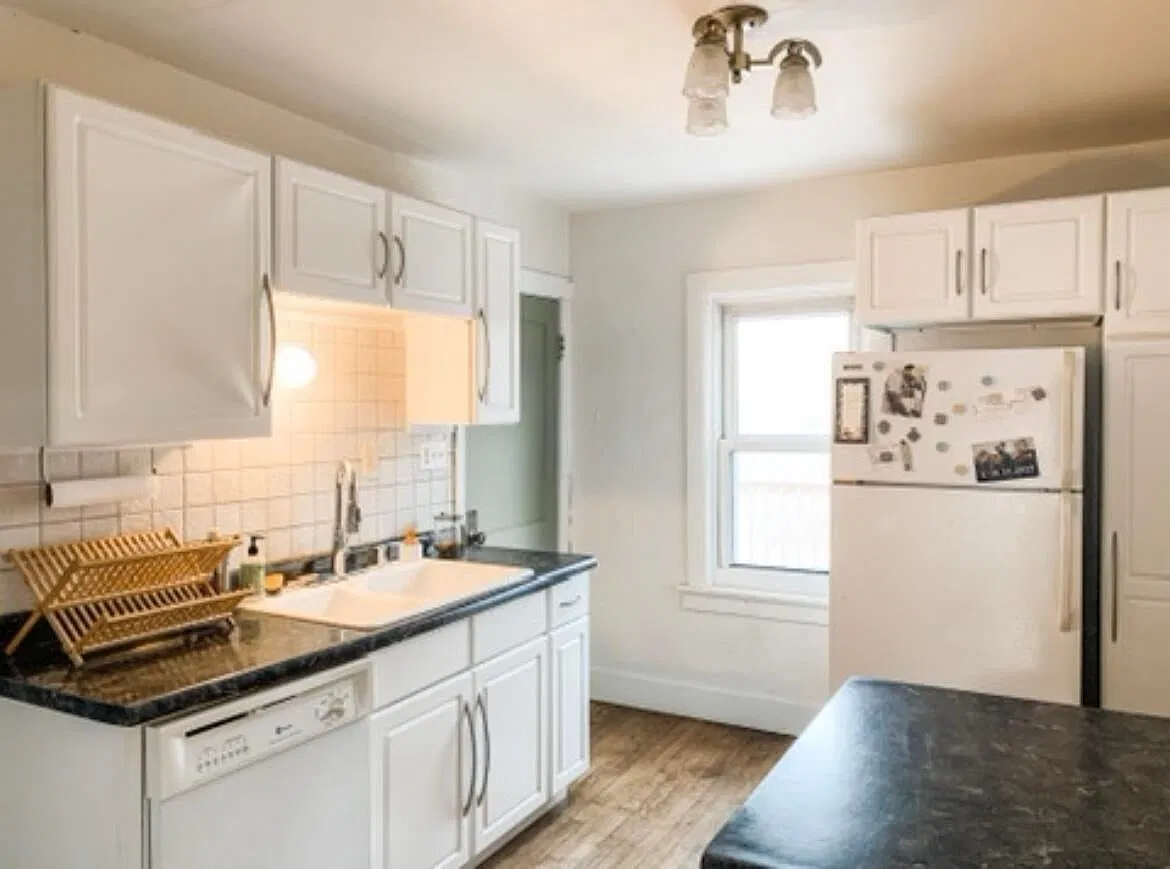 2 bed, 850 sqft, $2,250 — Photo 3