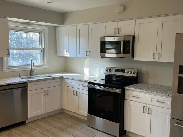 (undisclosed Address), Milwaukee, WI 53214