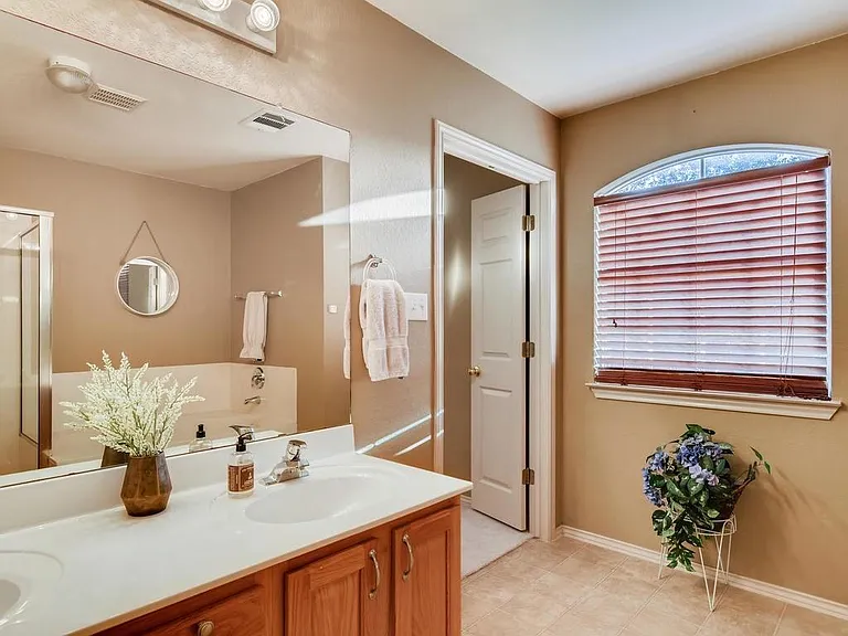 9221 Meyrick Park Trl — Photo 12
