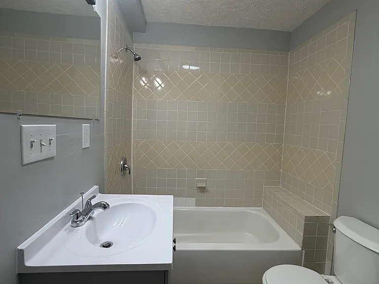 291 E Main St #2D — Photo 11
