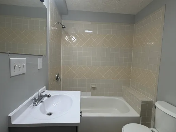 291 E Main St #2D, Torrington, CT 06790