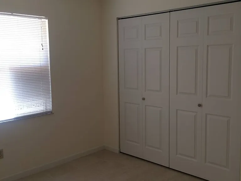 605 Ixoria Ave #20 — Photo 12