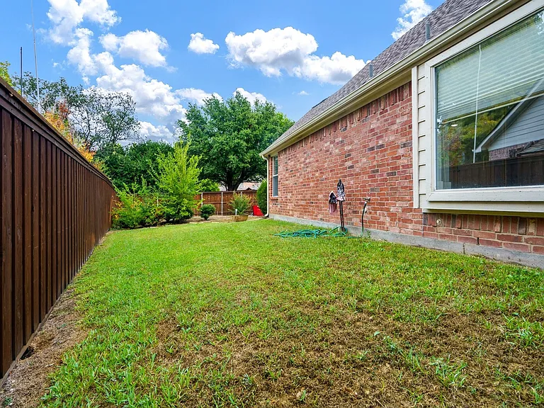 1408 Comanche Dr — Photo 23