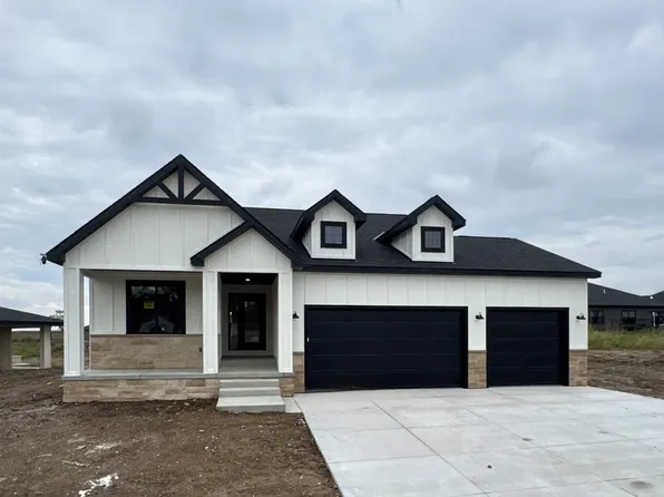 2540 S 102nd St, Lincoln, NE 68520