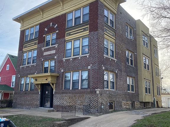 3rd image of 3634 Forest Ave #3N