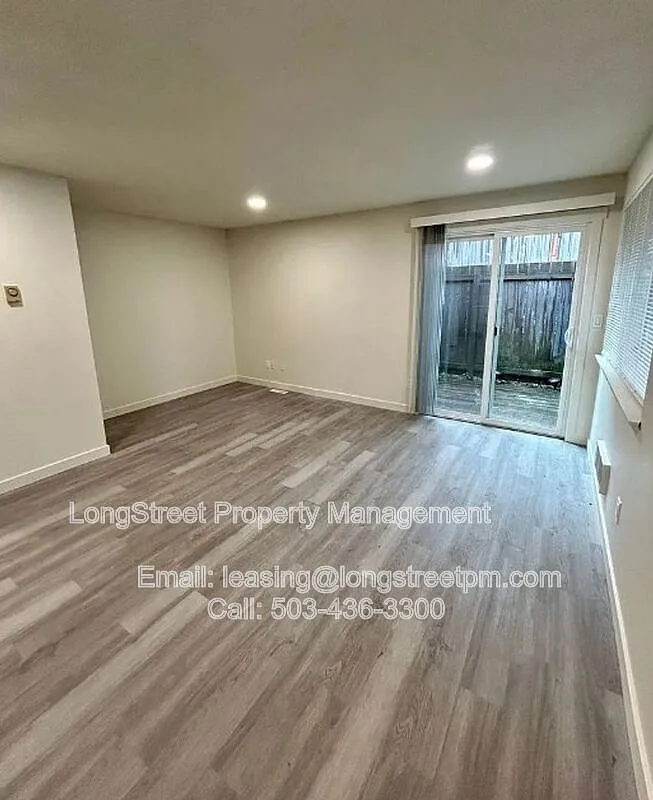 2 bed, 1.0 bath, 888 sqft, $2,195 — Photo 2