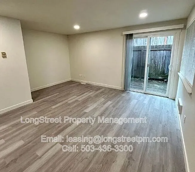 2537 SW Spring Garden St — Photo 2