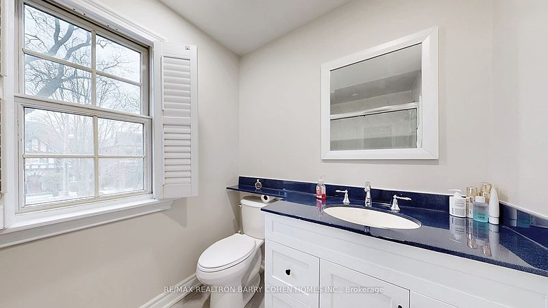 Toronto House for rent - 5 Bedrooms — photo 16