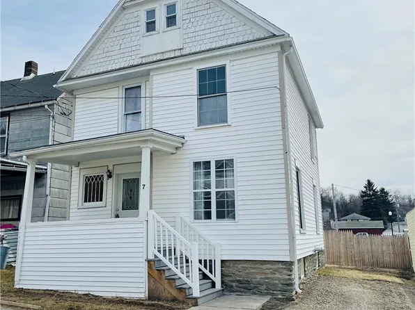 7 Wells St, Hornell, NY 14843