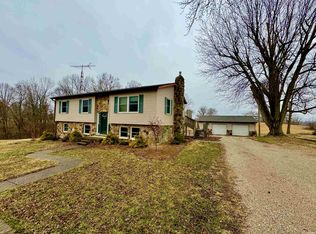 716 S Country Estates Ln, Bloomfield, IN 47424