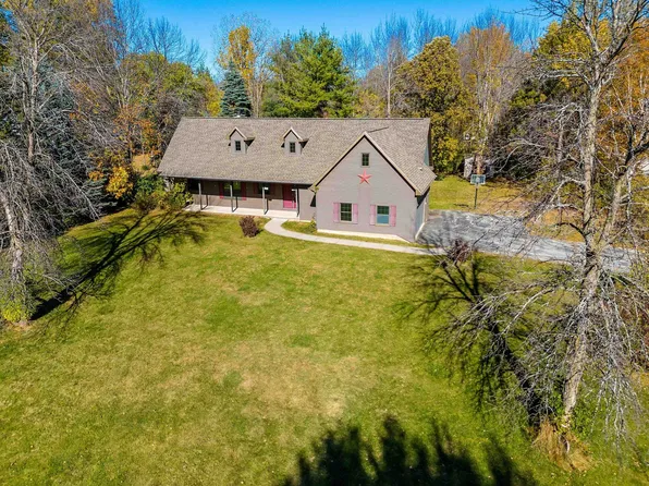 2105 Knightriders Ln, Green Bay, WI 54313