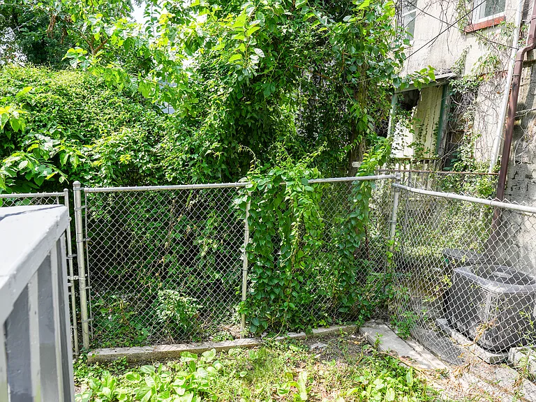 605 Cator Ave — Photo 29