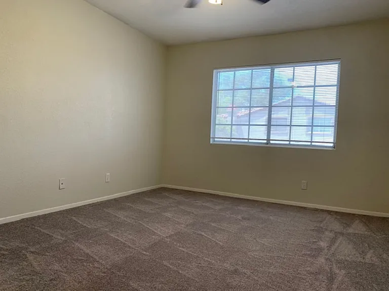7604 Almeria Ave — Photo 14