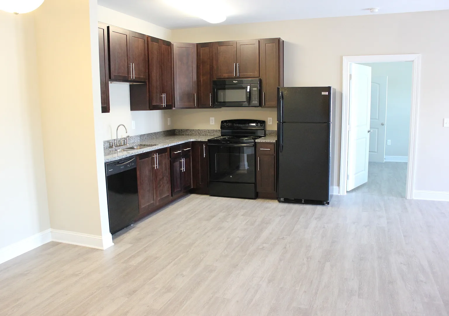 2 Bedroom, 2 Bath Apartment for Rent — Photo 4