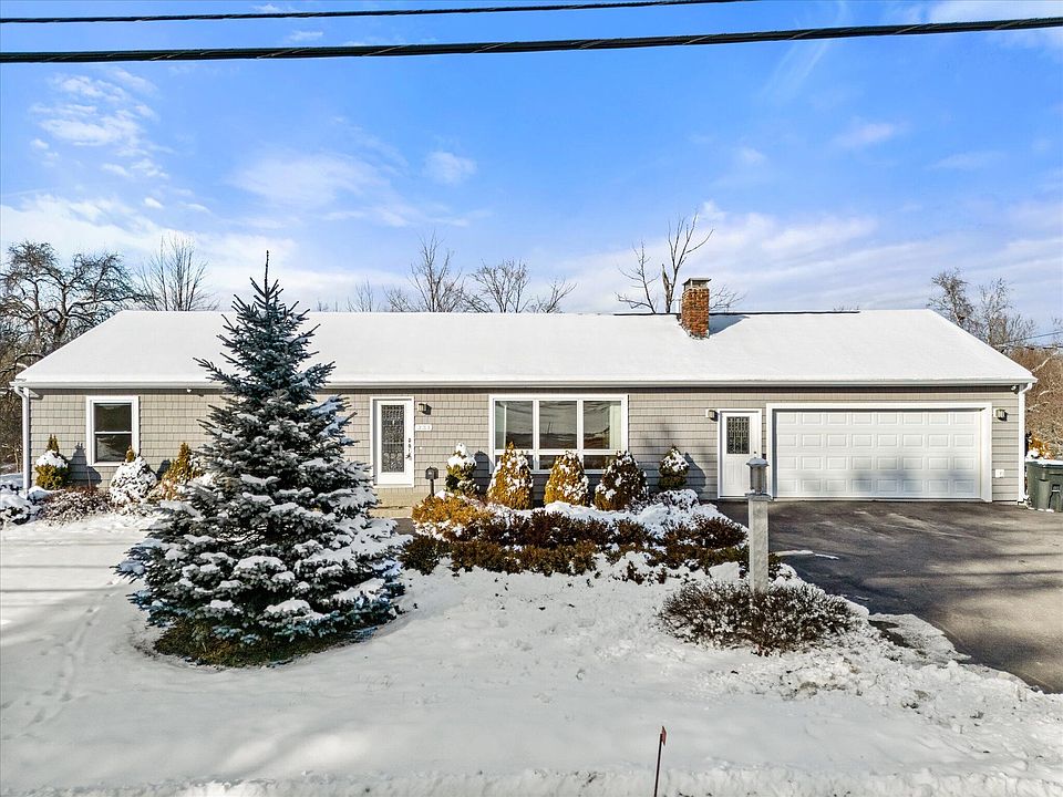 1st image of 231 Parkway S