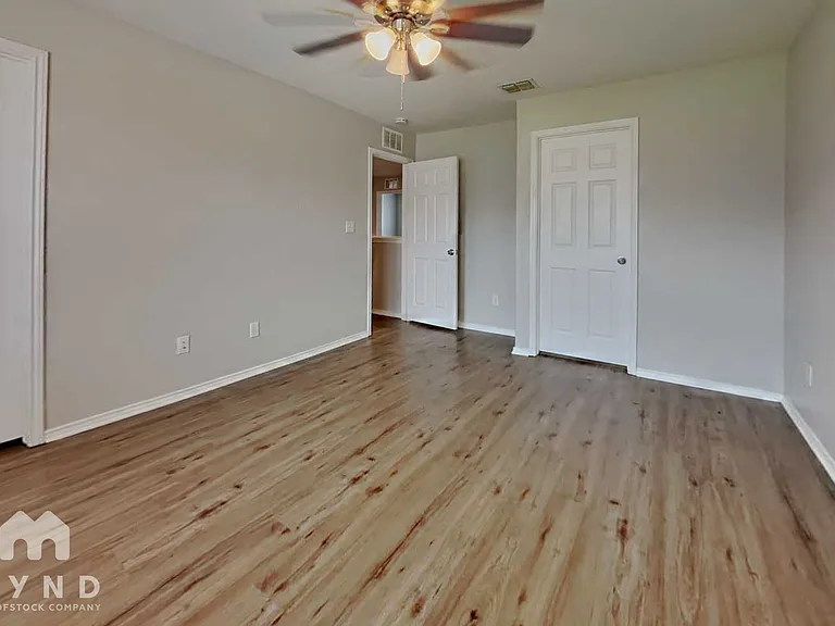 10327 Dunlap — Photo 11