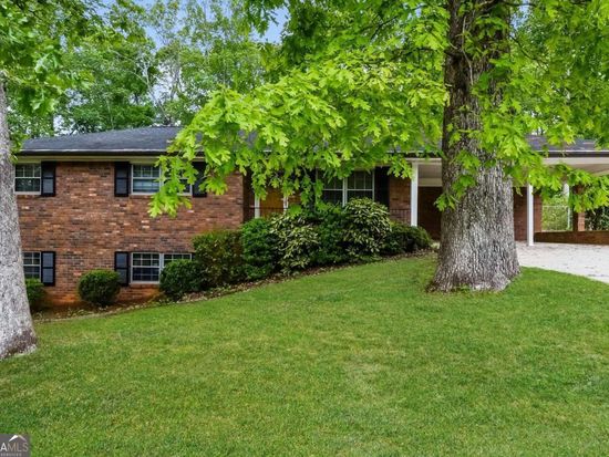 5021 Oakdale Dr, Douglasville, GA 30135