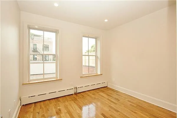 Rented by R New York | media 60