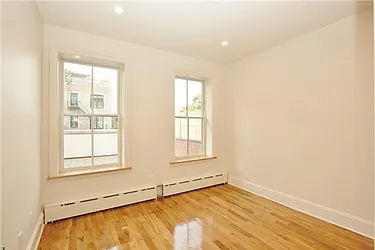 Rented by R New York