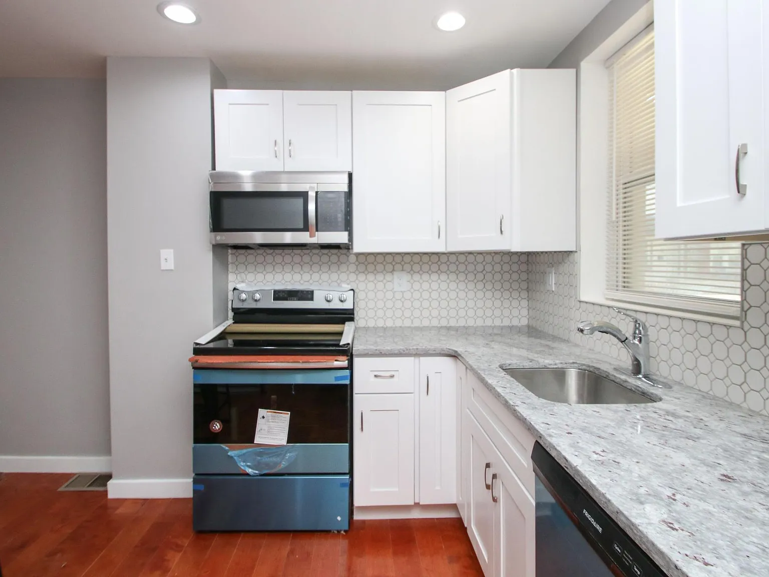 4 bed, 1206 sqft, $1,990 — Photo 3