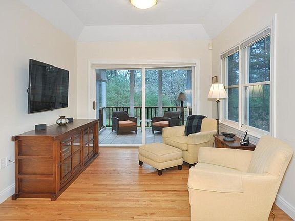 5th image of 25 Windingwood Ln