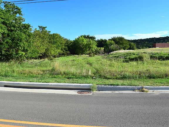 5th image of 1975 Circle T Dr
