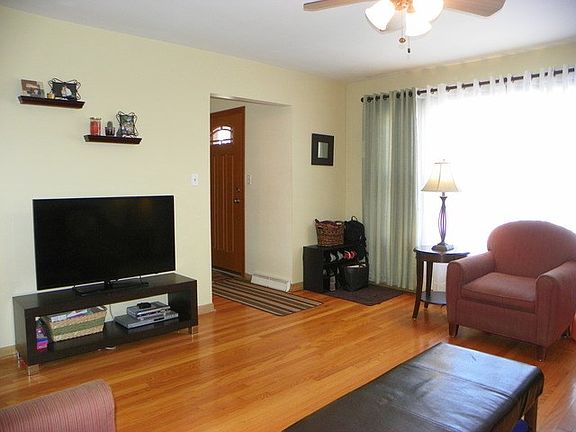 4th image of 3117 W 101st Pl