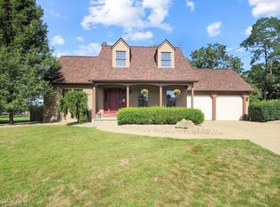 8630 Suncrest Ct, Poland, OH 44514