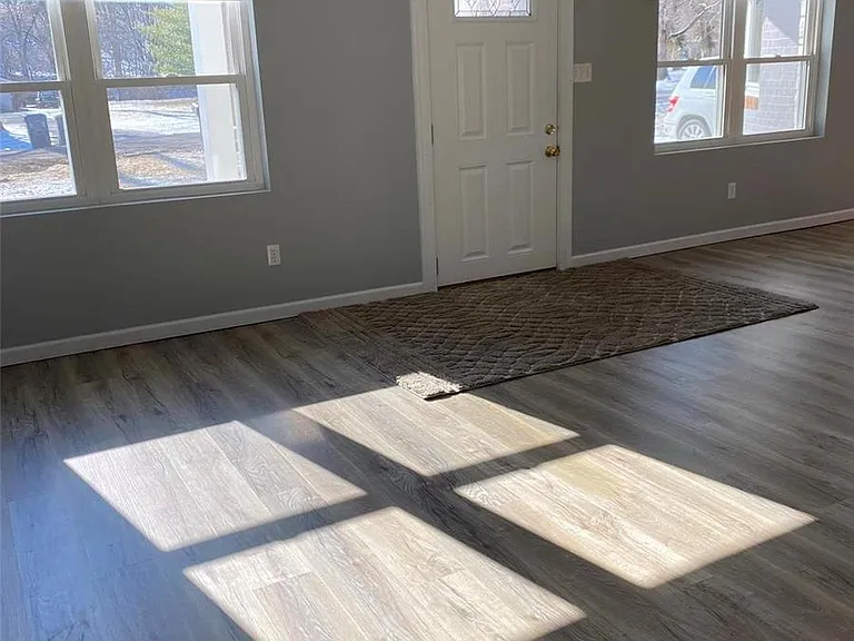 922 New Ballwin Rd — Photo 9