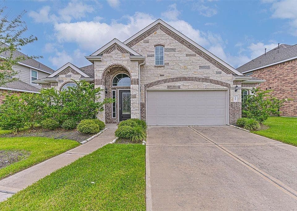 1st image of 77 Indian Wells Dr