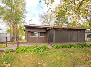 23368 W Lake Shore Dr, Antioch, IL 60002