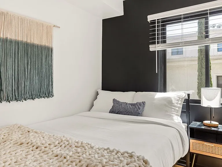1823 Pelham Ave #7 — Photo 1