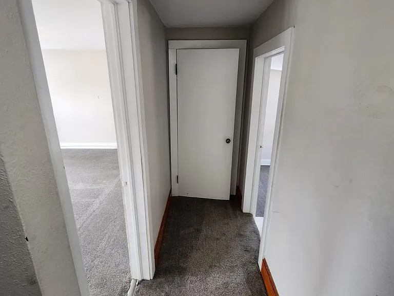 166 E State St #166 — Photo 9