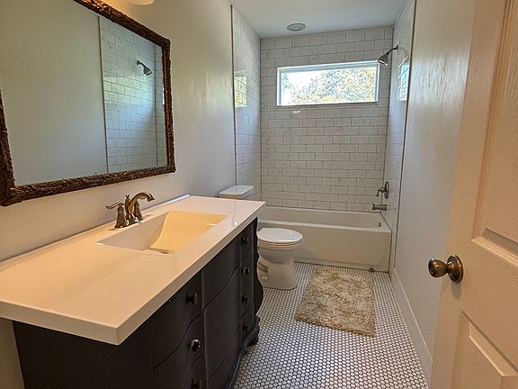 4th image of 1741 Sunnyside Dr