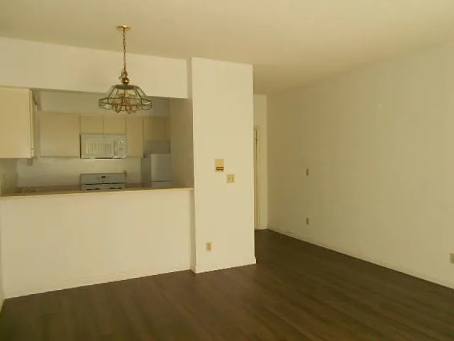 1400 Camden Ave #103 — Photo 5