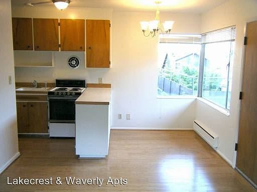 2nd image of 2117 Waverly Pl N