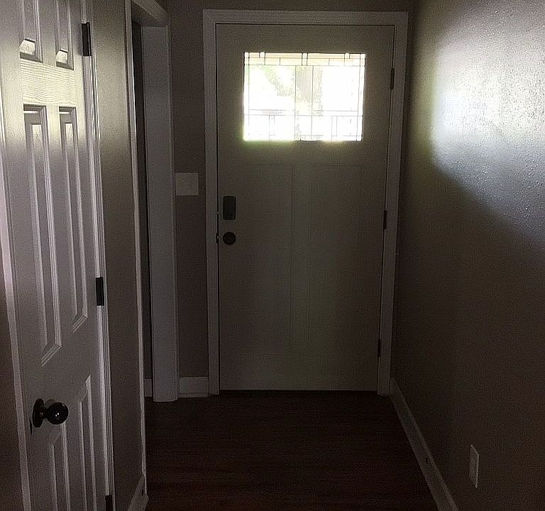 1st image of 609 Meadow Cir