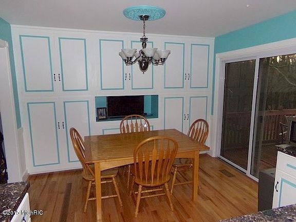 5th image of 190 Homer Ln